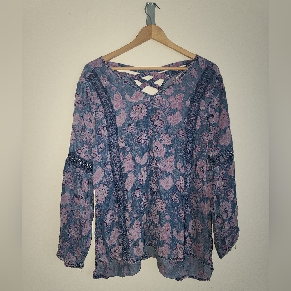 Standard Grace Chambray Floral Boho Balloon Sleeve Criss Cross Back size medium